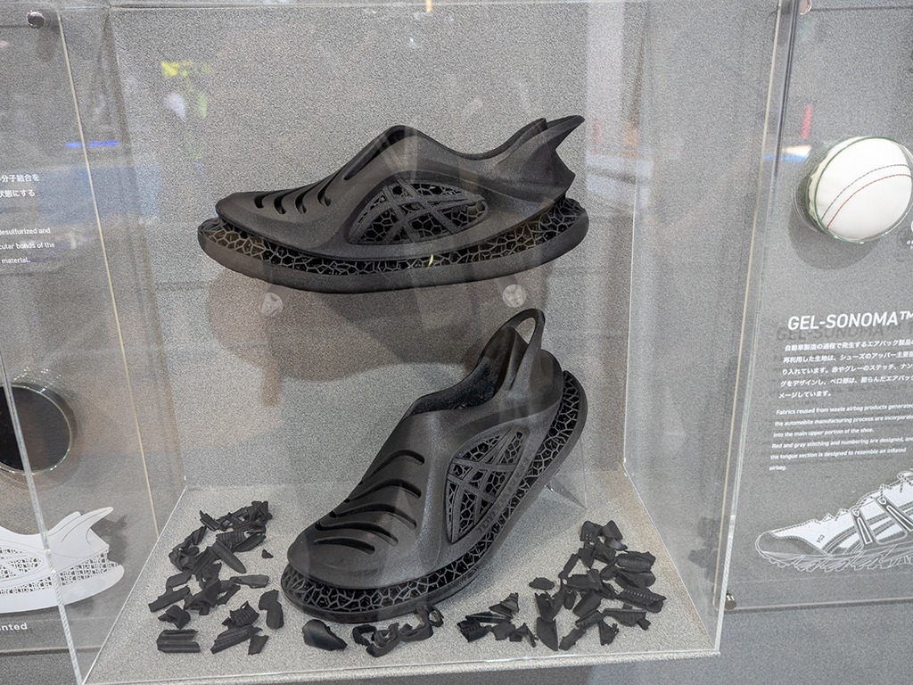 20231107_recycled-rubber_シューズ_再生ゴム_sdgs_豊田合成_ジャパンモビリティショー_02