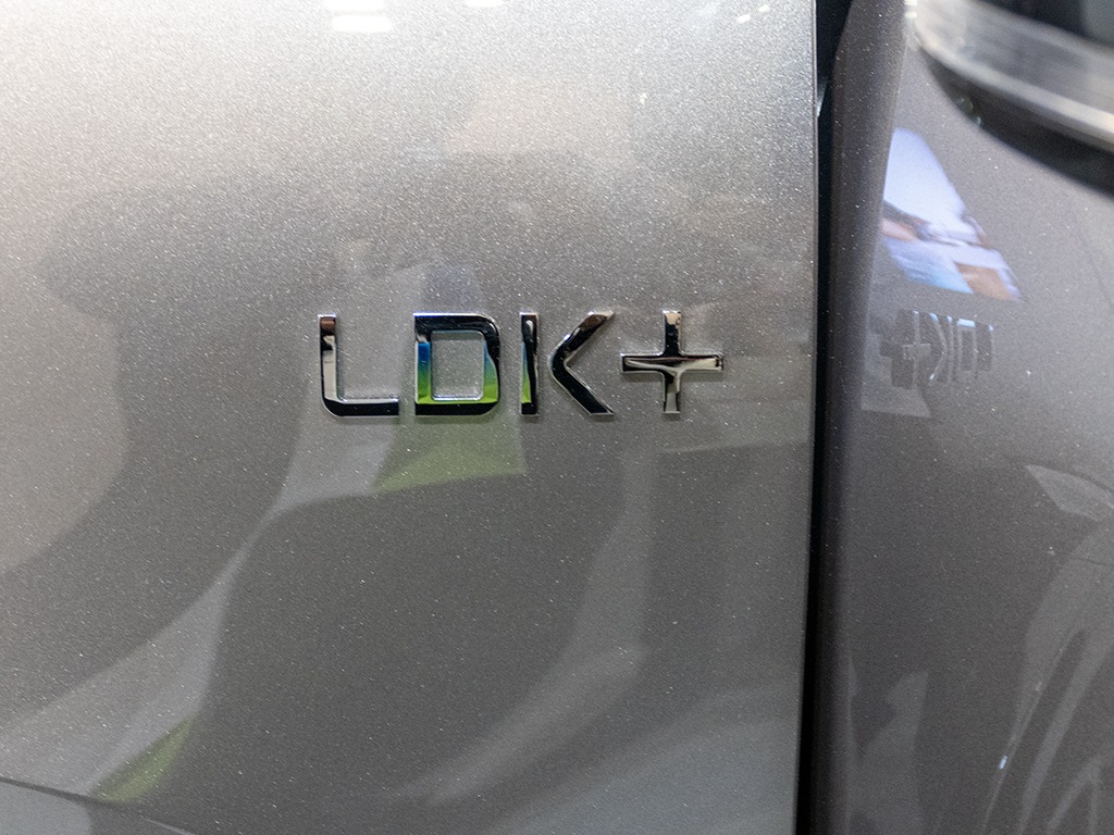 20251105_シャープが自動車メーカー_LDKプラス_ジャパンモビリティショー_02