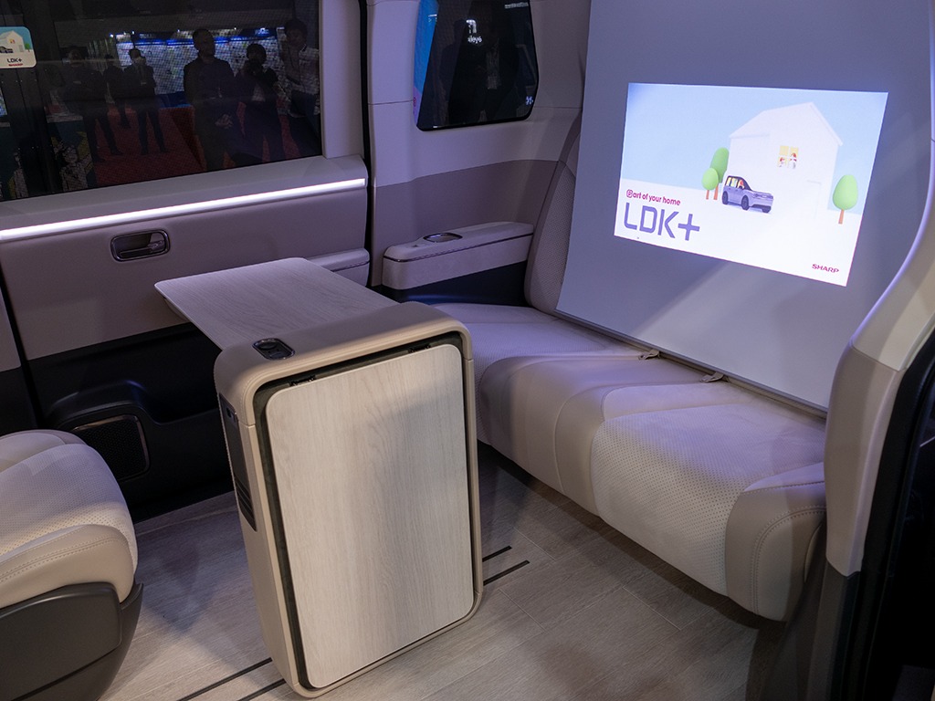 20251105_シャープが自動車メーカー_LDKプラス_ジャパンモビリティショー_03