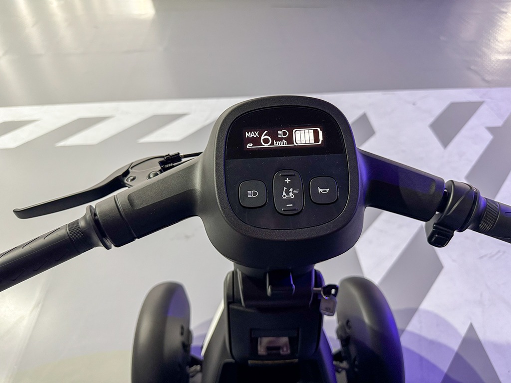 20251120_小型モビリティ_e-sneaker_試乗_ジャパンモビリティショー_01