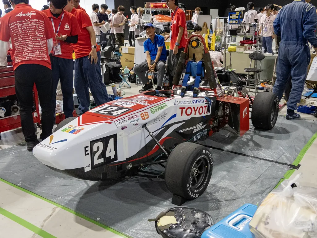 学生フォーミュラ 京都工芸繊維大学 の マシン