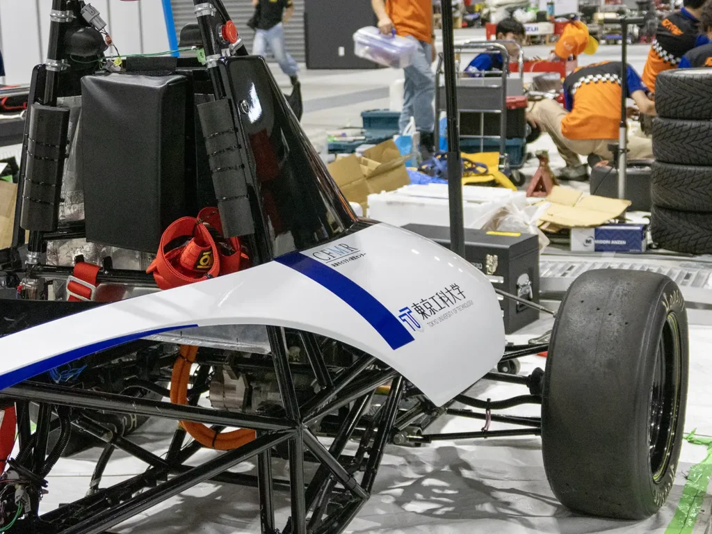 学生フォーミュラ 東京工科大学チームは、未来モビリティ研究センターを基点に活動中